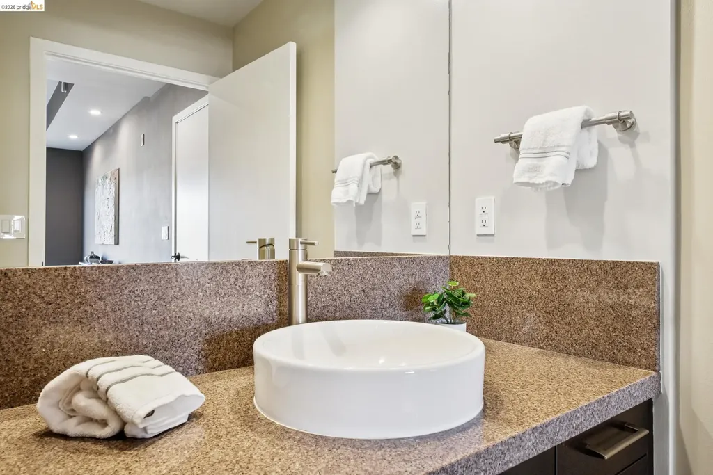 6465 San Pablo Oakland CA 94608
