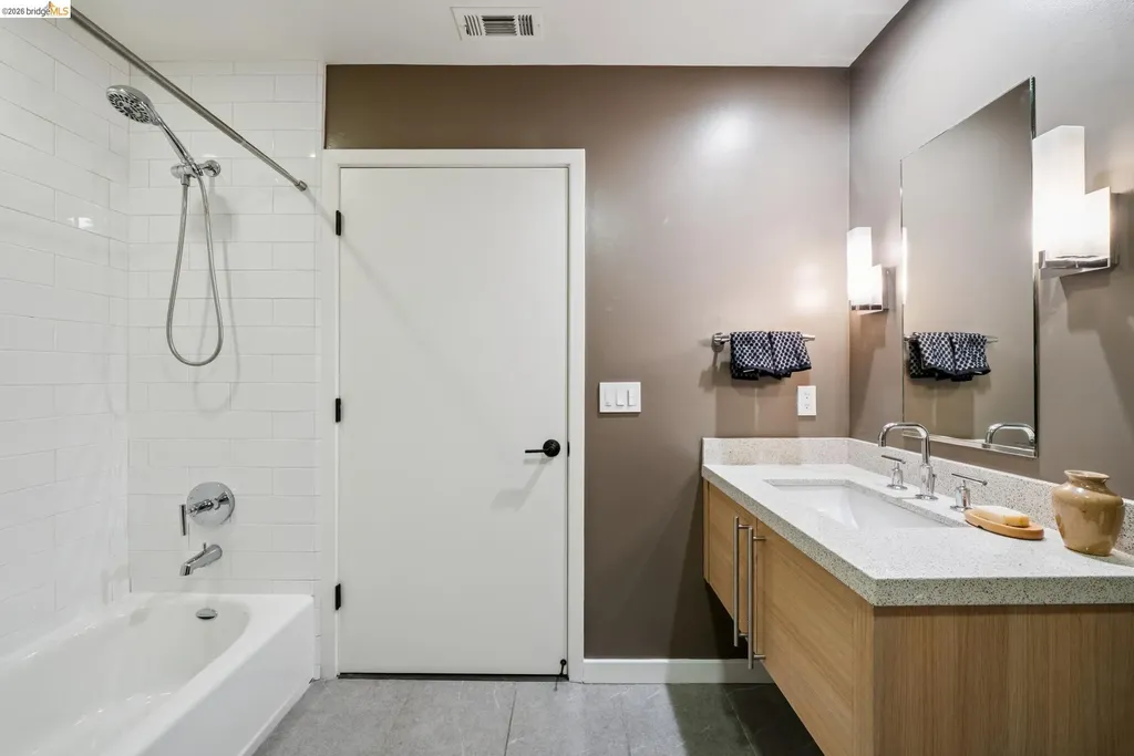 6465 San Pablo Oakland CA 94608