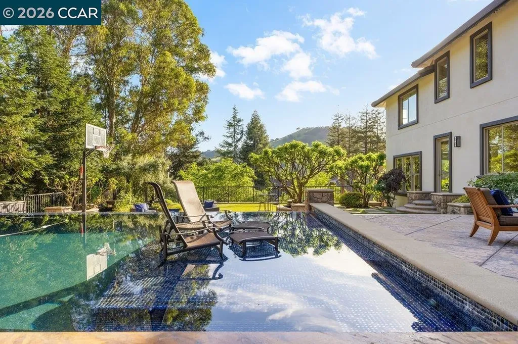 60 Terra Teresa Lafayette CA 94549