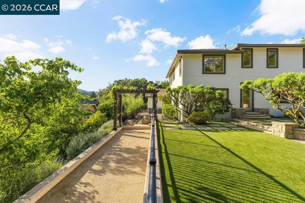 60 Terra Teresa Lafayette CA 94549