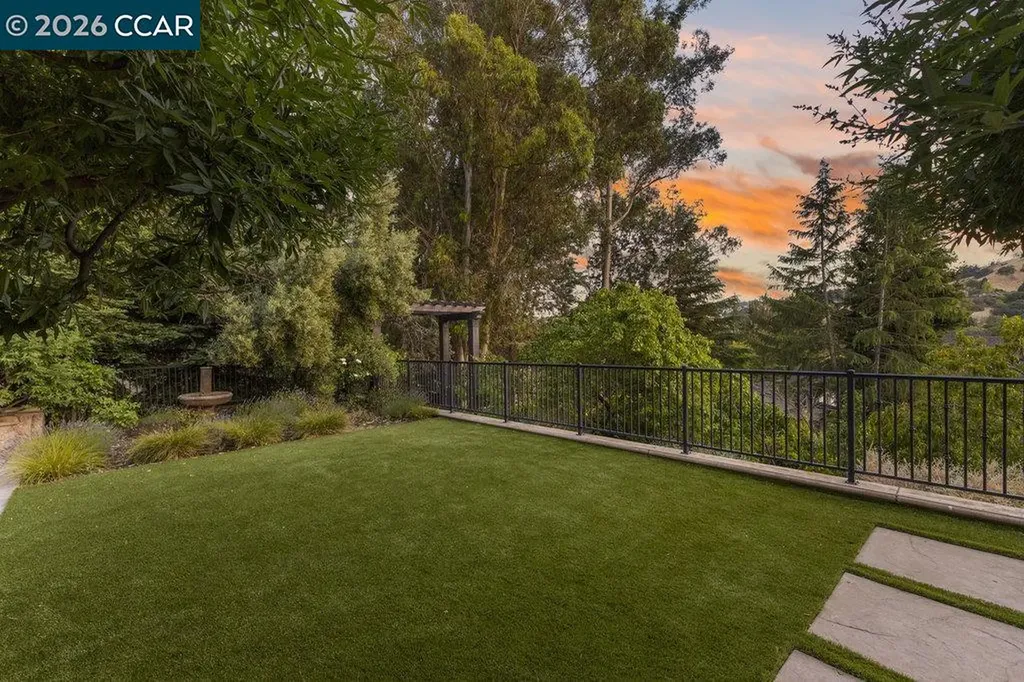 60 Terra Teresa Lafayette CA 94549