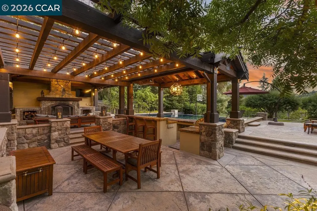 60 Terra Teresa Lafayette CA 94549
