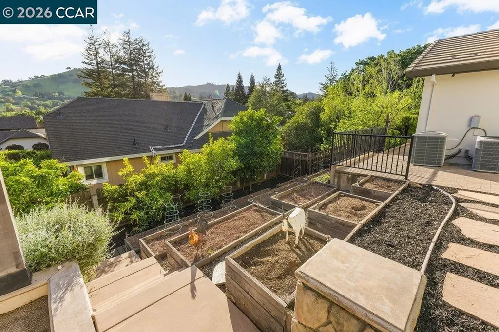 60 Terra Teresa Lafayette CA 94549