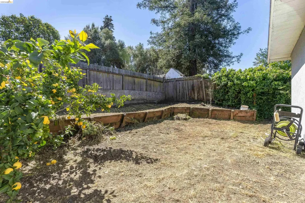 1050 Sierra Avenue Martinez CA 94553