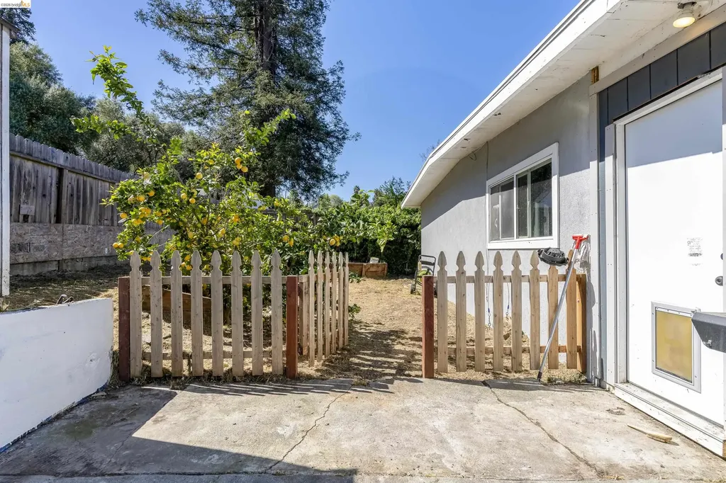 1050 Sierra Avenue Martinez CA 94553