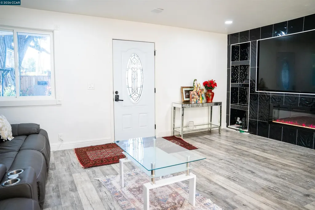 348 Valle Vista Avenue Vallejo CA 94590