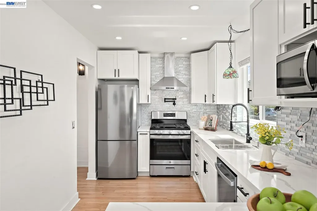 2807 Downer Avenue Richmond CA 94804
