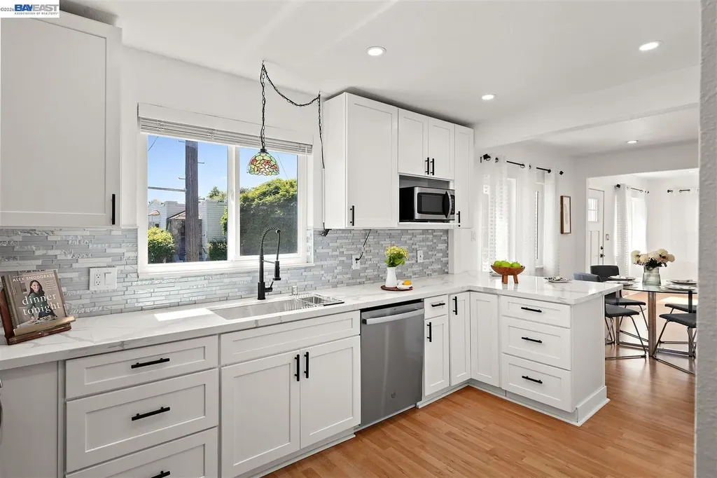 2807 Downer Avenue Richmond CA 94804