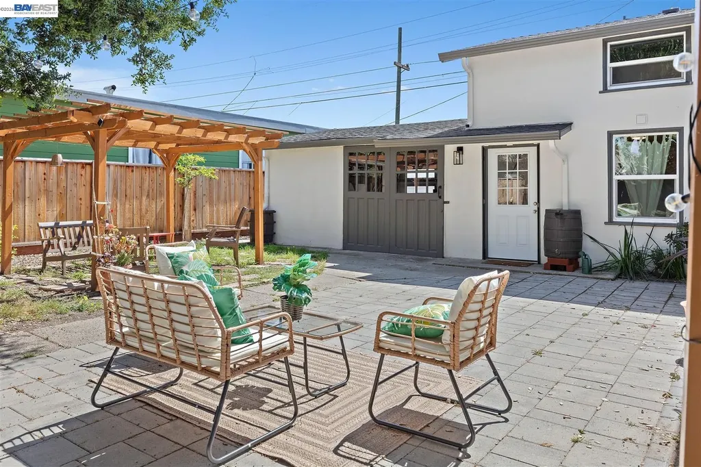 2807 Downer Avenue Richmond CA 94804