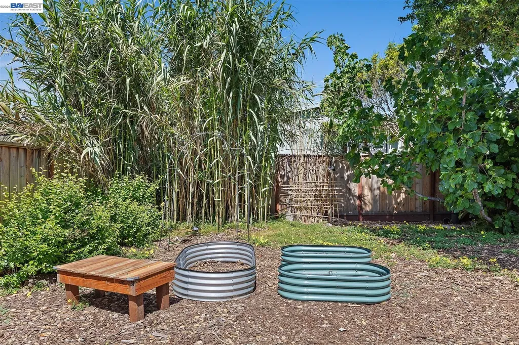 2807 Downer Avenue Richmond CA 94804