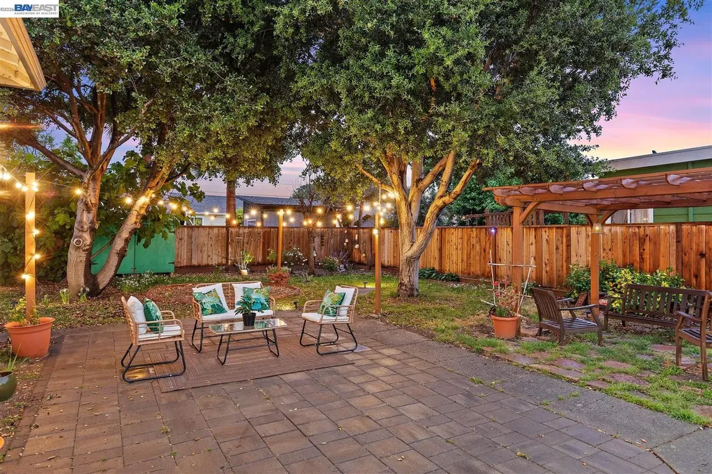 2807 Downer Avenue Richmond CA 94804