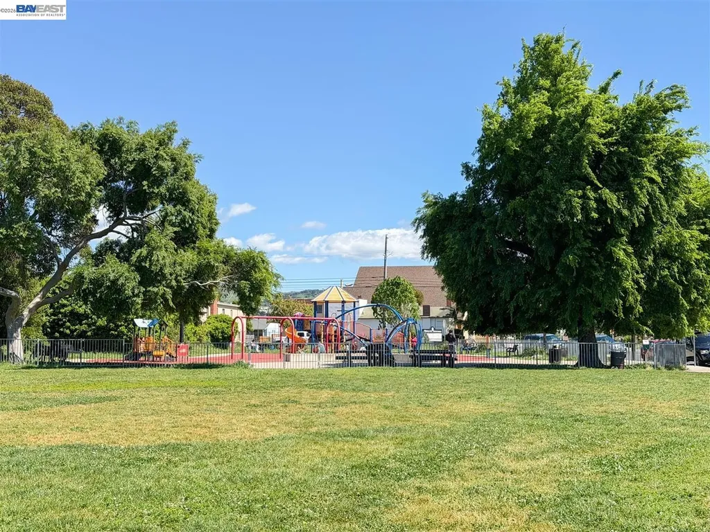 2807 Downer Avenue Richmond CA 94804