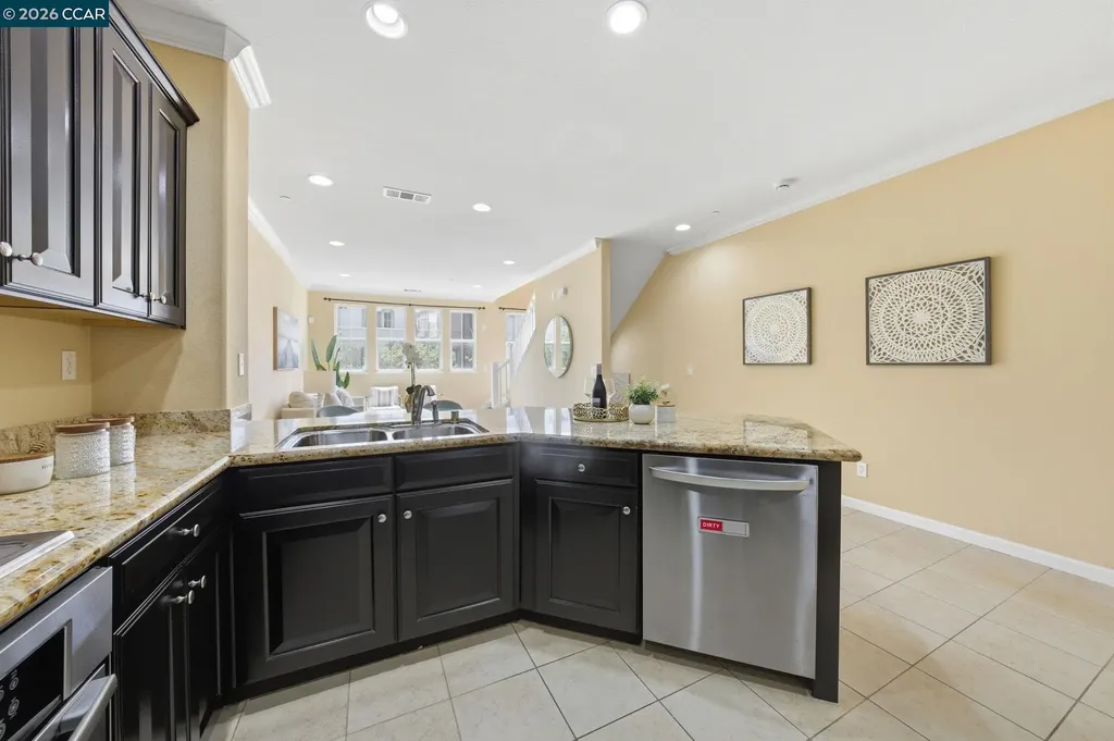 252 Sullivan Way Hayward CA 94541
