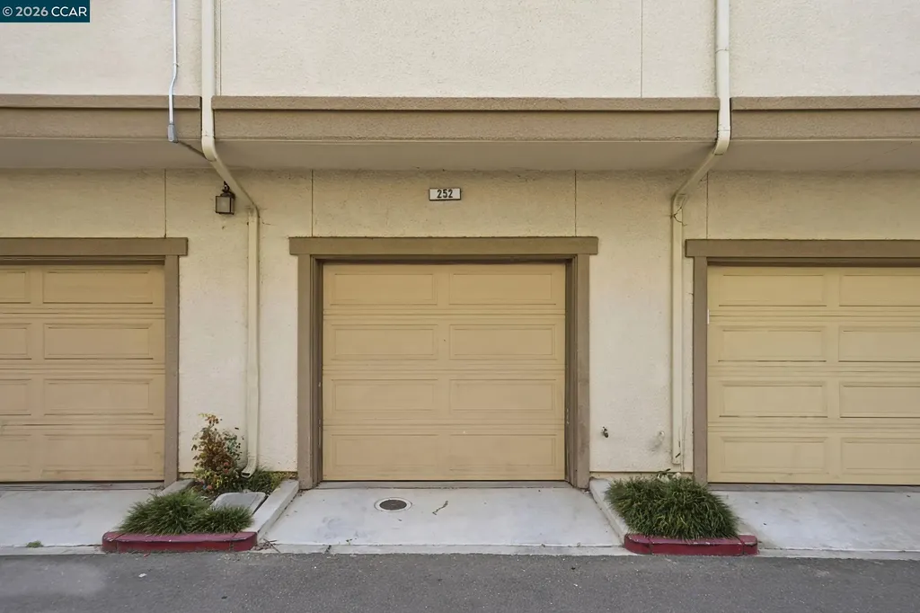 252 Sullivan Way Hayward CA 94541