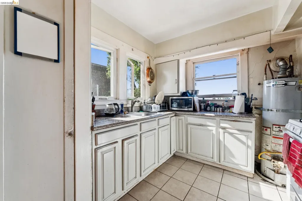 3558 Maple Avenue Oakland CA 94602