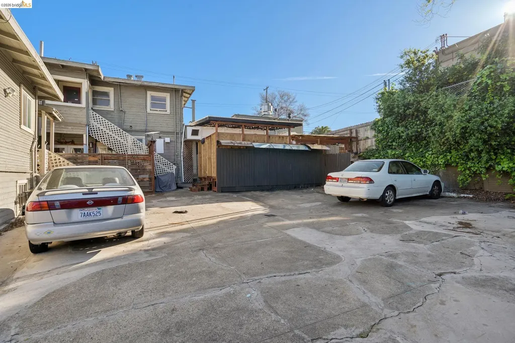 3558 Maple Avenue Oakland CA 94602
