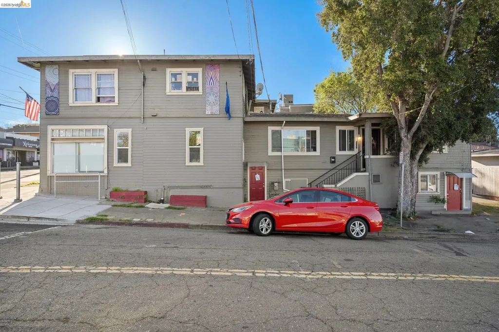 3558 Maple Avenue Oakland CA 94602
