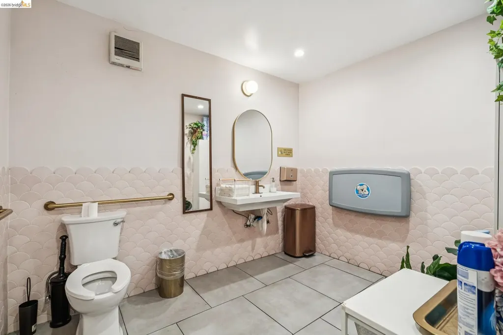 3558 Maple Avenue Oakland CA 94602
