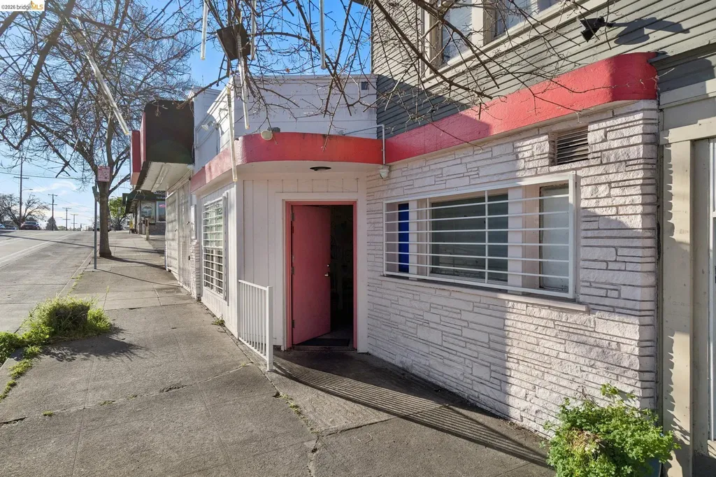 3558 Maple Avenue Oakland CA 94602