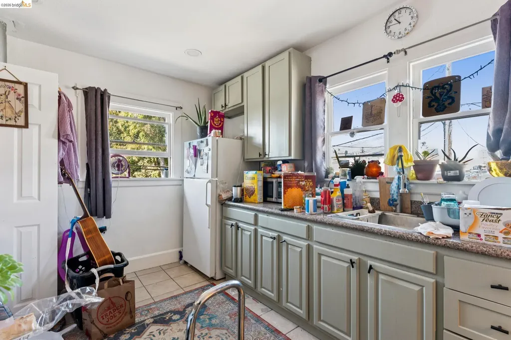 3558 Maple Avenue Oakland CA 94602
