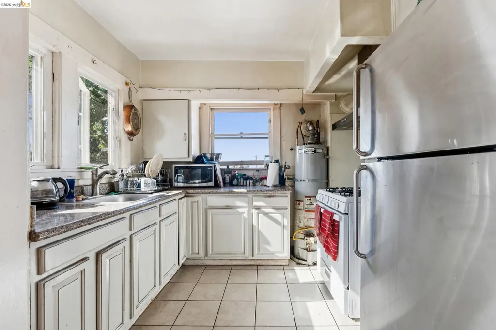 3558 Maple Avenue Oakland CA 94602