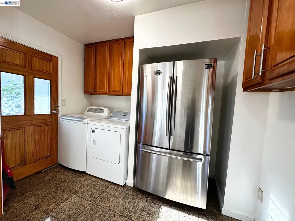350 Cherrywood Avenue San Leandro CA 94577