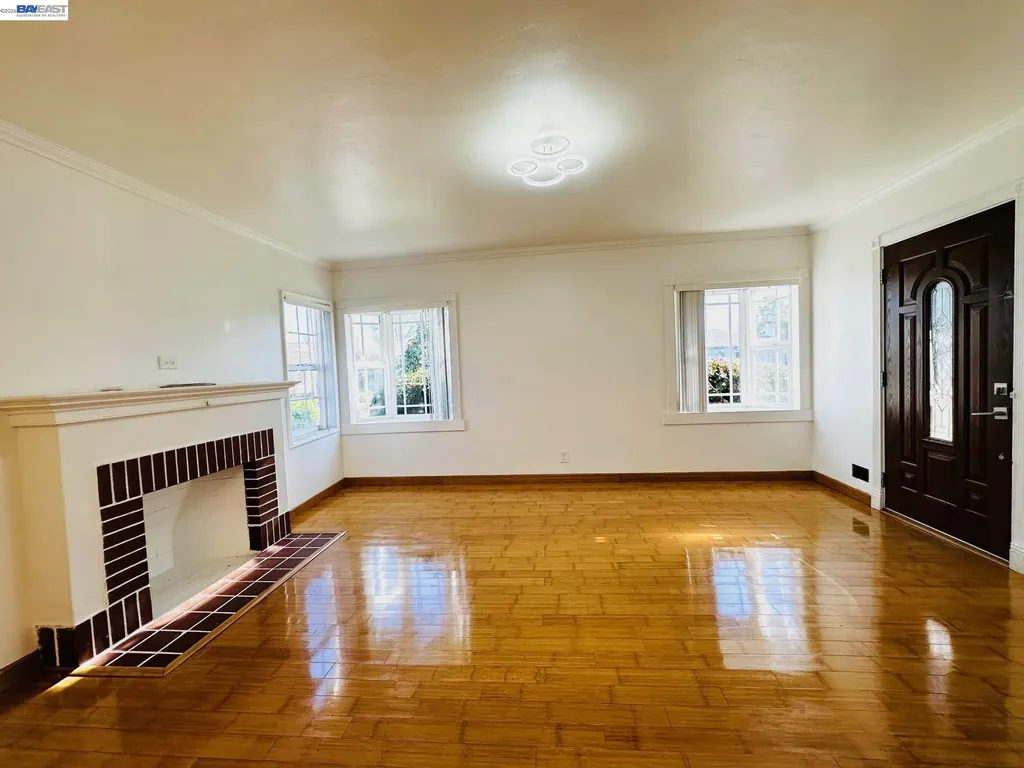 350 Cherrywood Avenue San Leandro CA 94577