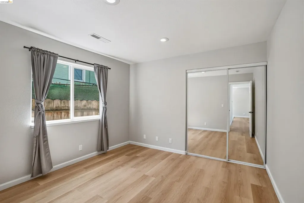 3012 Minna Avenue Oakland CA 94619