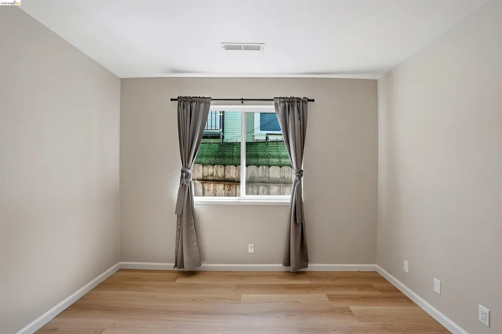 3012 Minna Avenue Oakland CA 94619