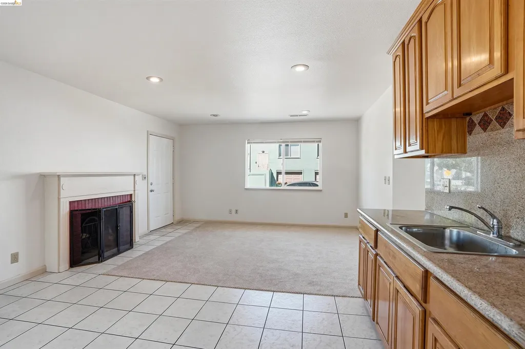 3012 Minna Avenue Oakland CA 94619