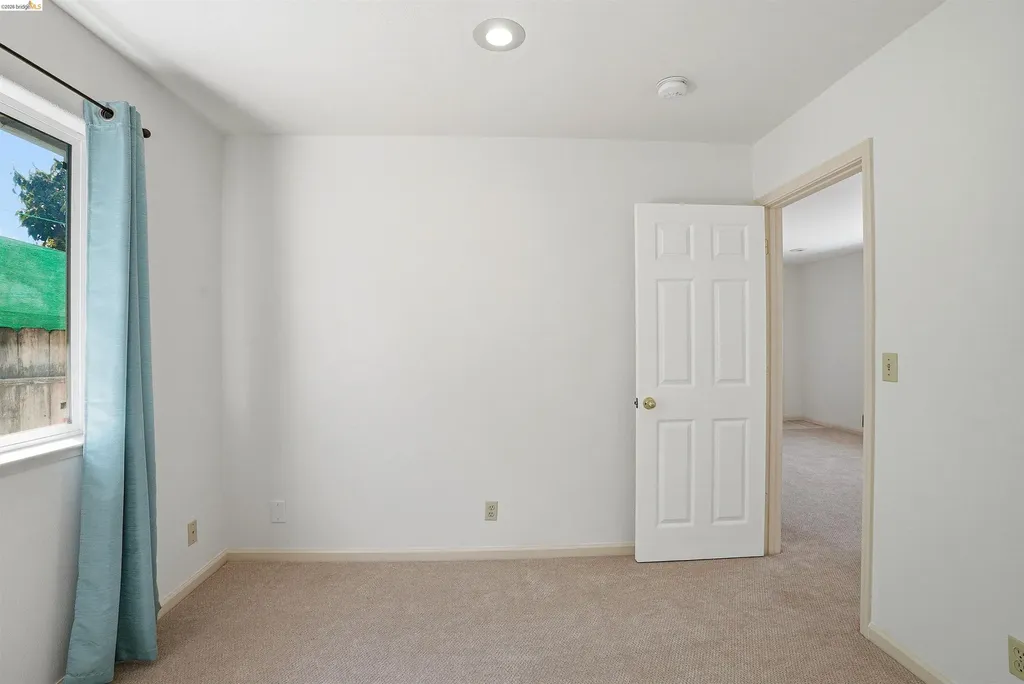 3012 Minna Avenue Oakland CA 94619