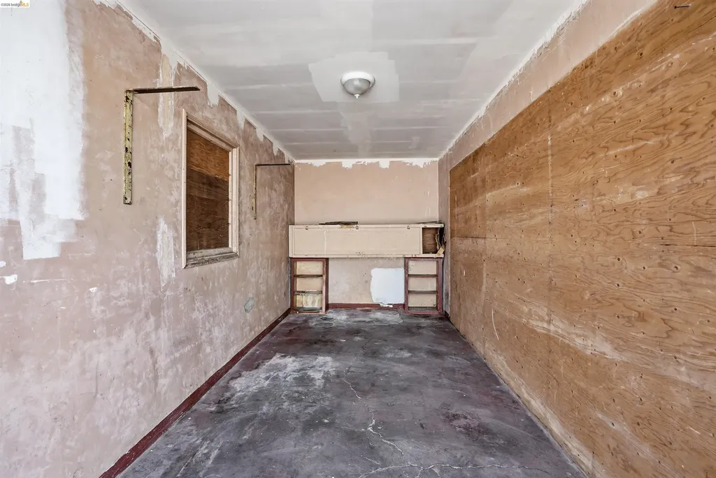 3012 Minna Avenue Oakland CA 94619