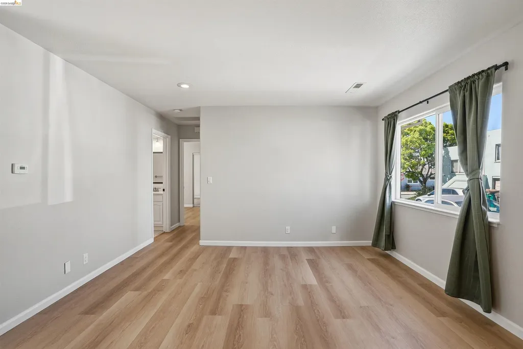 3012 Minna Avenue Oakland CA 94619