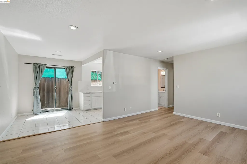 3012 Minna Avenue Oakland CA 94619