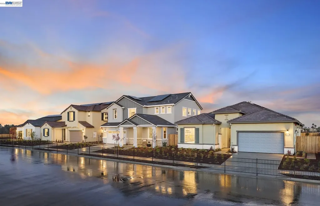 586 Lee Loop Discovery Bay CA 94505