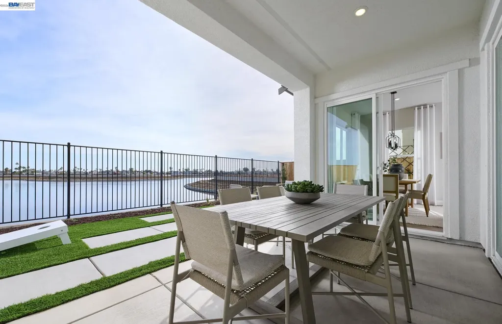 586 Lee Loop Discovery Bay CA 94505