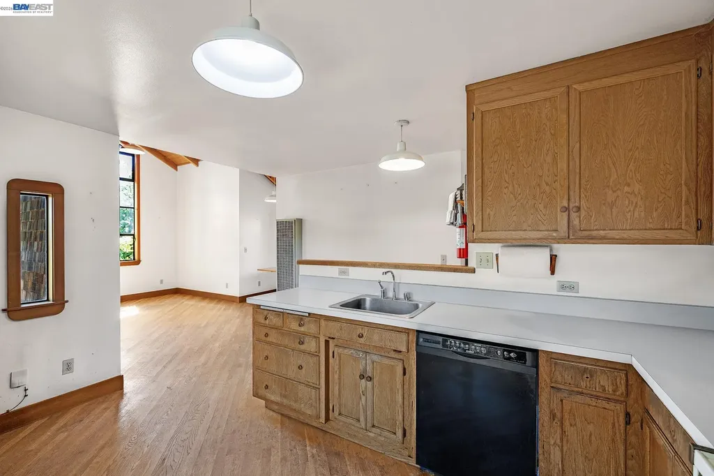 3261 Wyman Street Oakland CA 94619