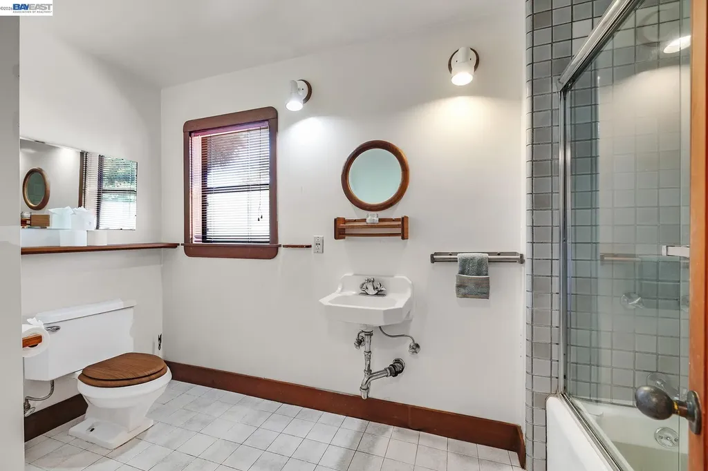 3261 Wyman Street Oakland CA 94619