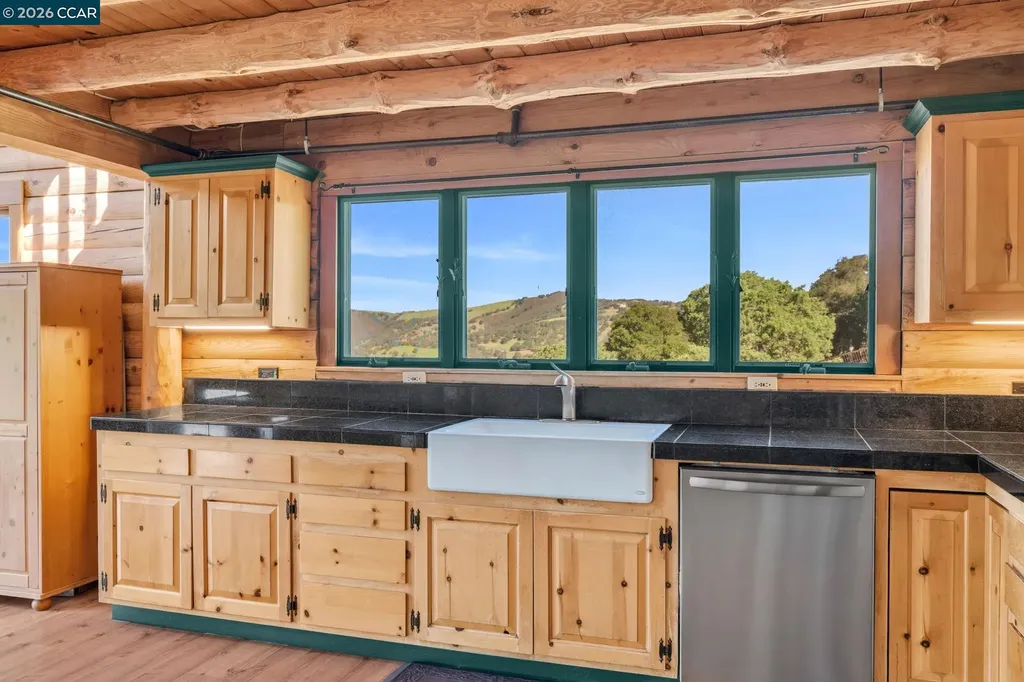 530 Leon Way Clayton CA 94517