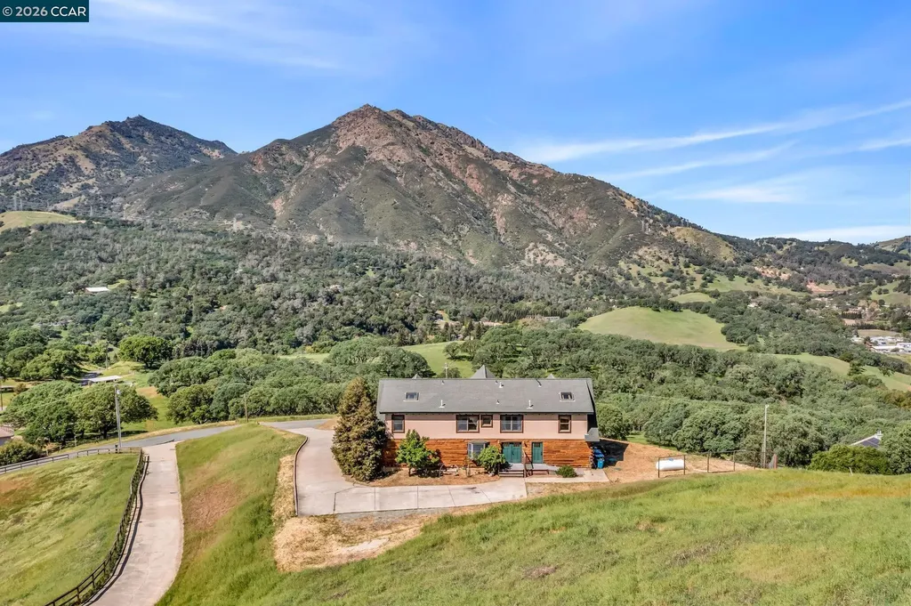 530 Leon Way Clayton CA 94517