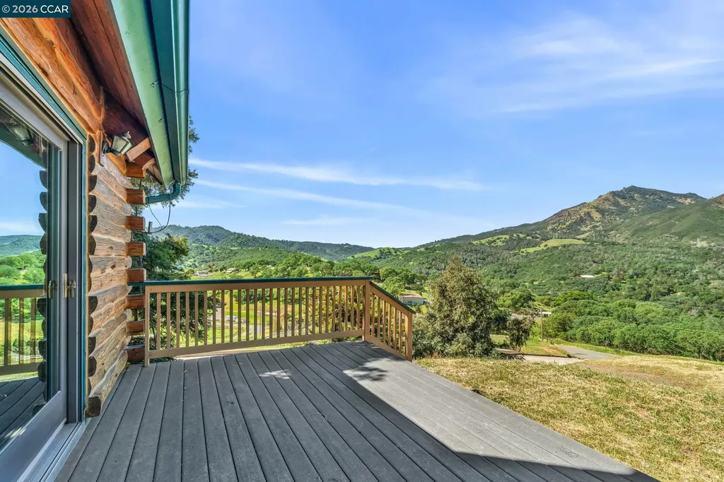 530 Leon Way Clayton CA 94517