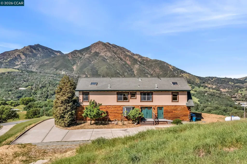 530 Leon Way Clayton CA 94517