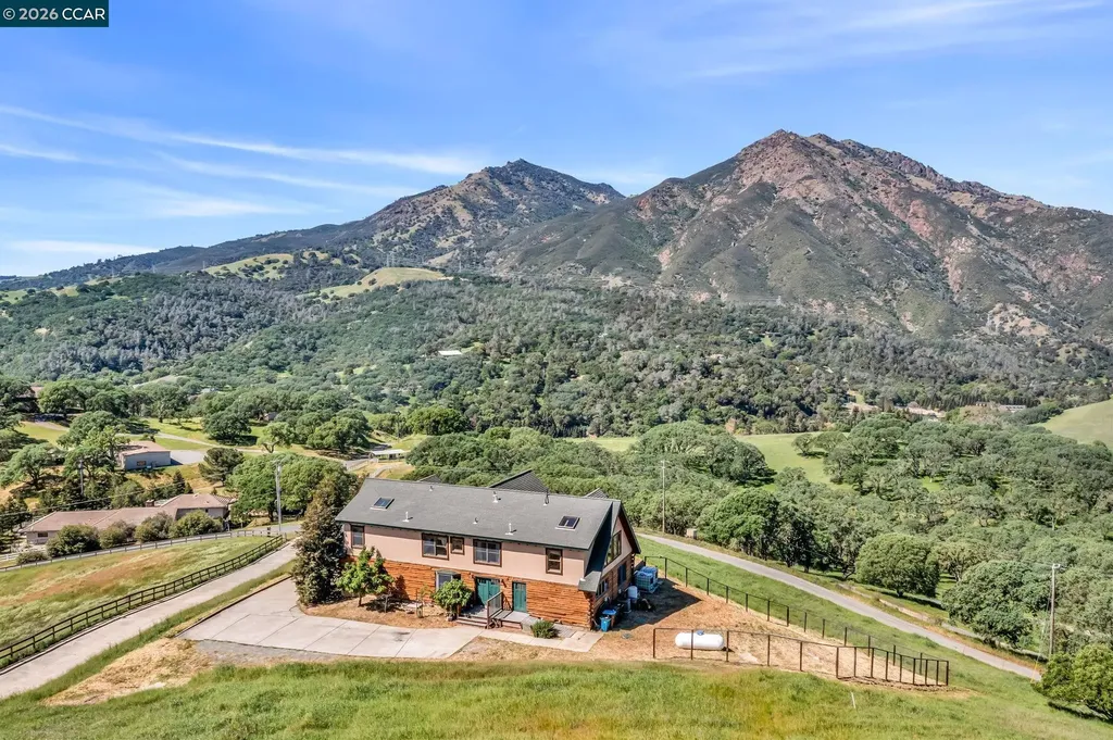 530 Leon Way Clayton CA 94517