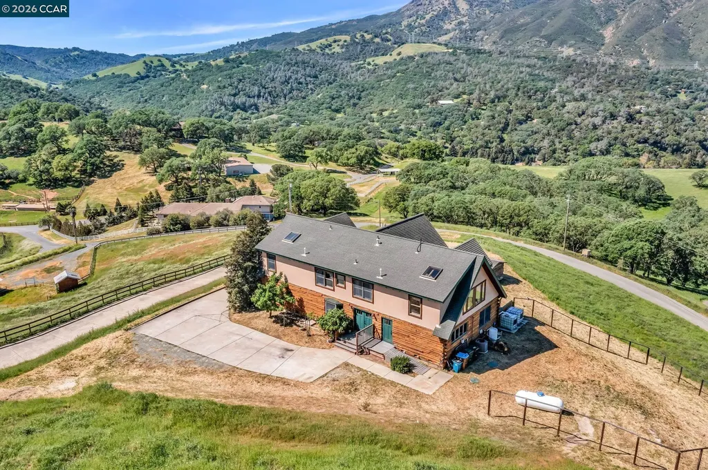 530 Leon Way Clayton CA 94517