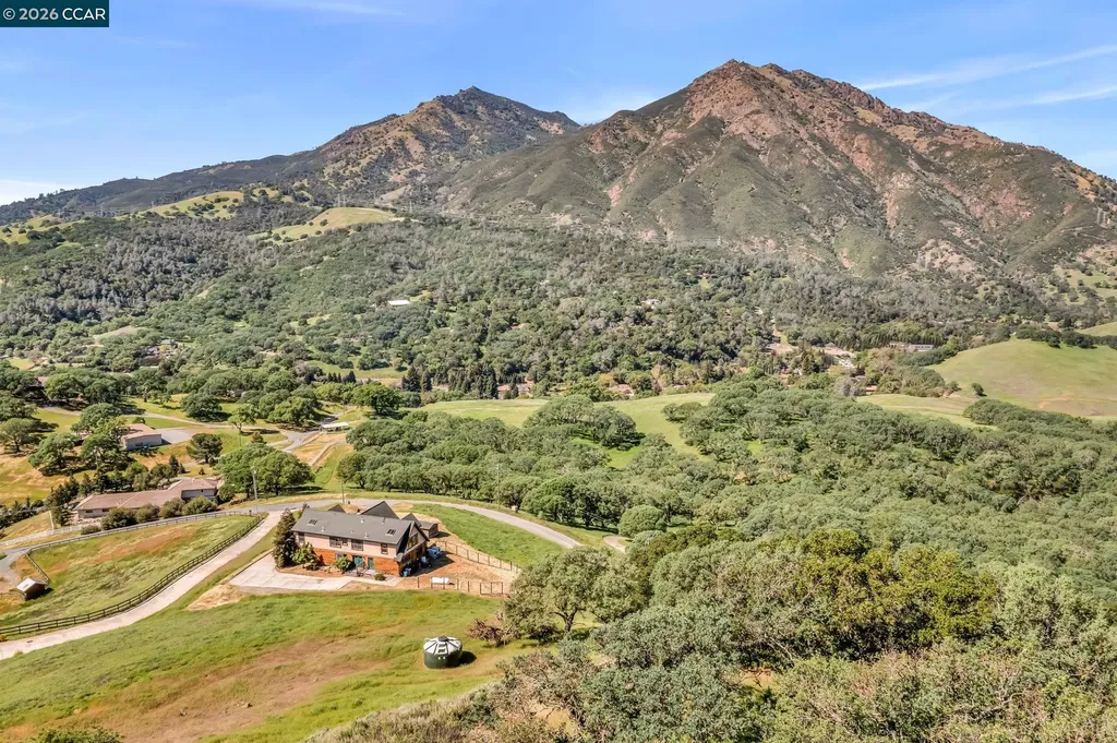 530 Leon Way Clayton CA 94517