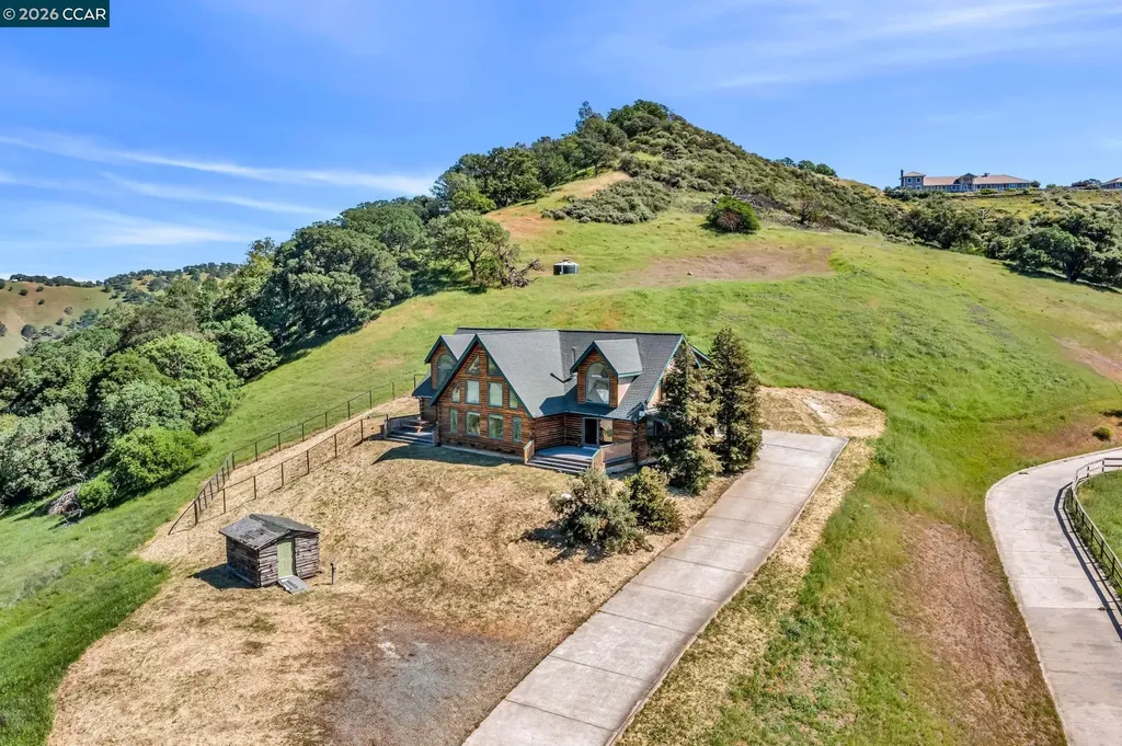 530 Leon Way Clayton CA 94517