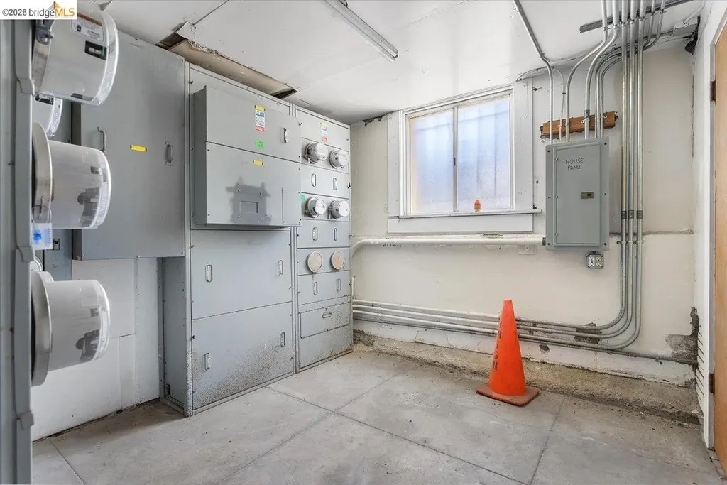 498 25th Street Oakland CA 94612