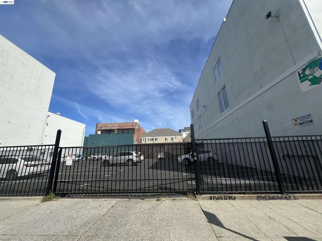212 9th Street Unit #301 Oakland CA 94607