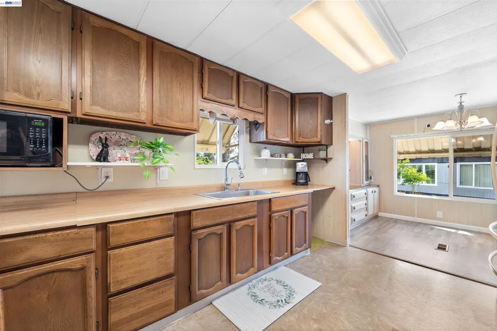 301 Maui Circle Union City CA 94587