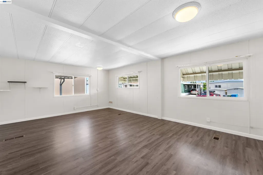 301 Maui Circle Union City CA 94587